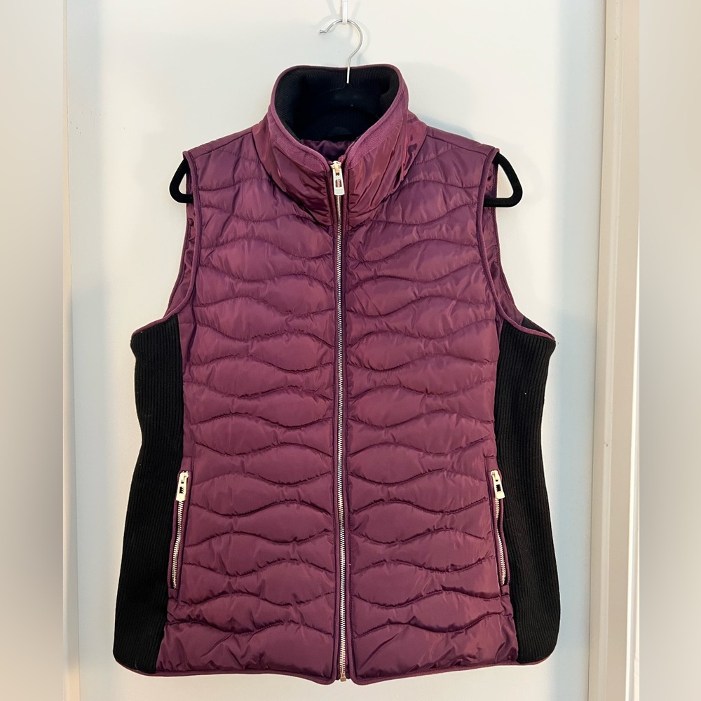 CALVIN KLEIN PERFORMANCE Quilted Plum Vest. Size XL.